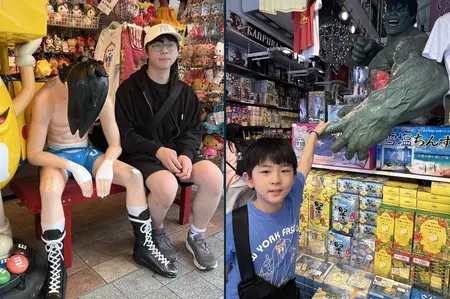 公仔還坐在原來的位置。當年的小男孩已經是青少年，弟弟則找到旁邊的浩克，跟它握了手。